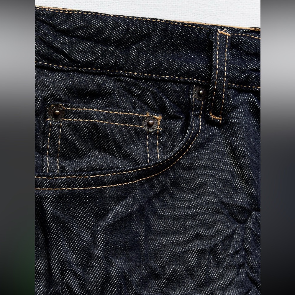 Zara NWT Mid Waist Wrinkle Effect Jeans - Picture 11 of 11